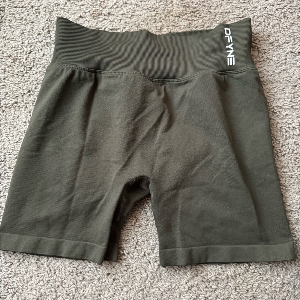 DFYNE Dynamic Medium in Olive